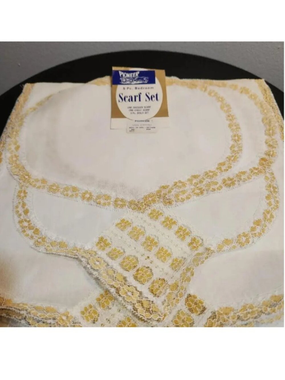 5 Piece Pioneer Bedroom Scarf Set, Yellow Lace and Ivory Cotton